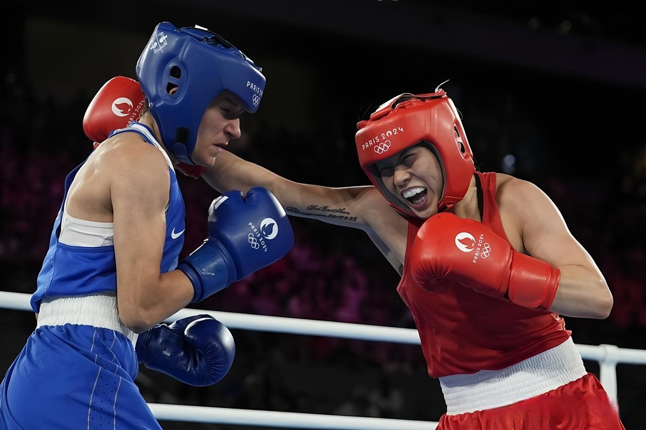 神仙对局!拳击比赛过程堪比大片 神仙对局!拳击比赛过程堪比大片