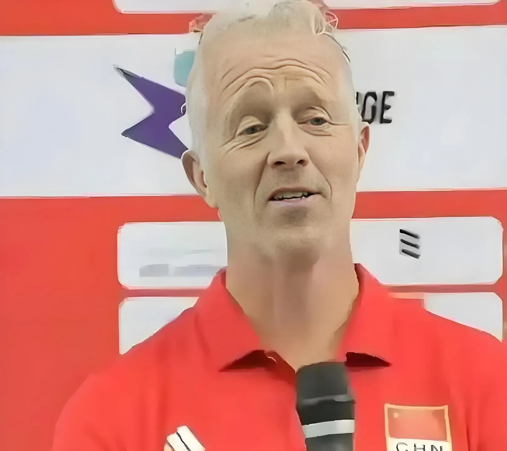 排球队主教练发声，誓言带队登顶的简单介绍