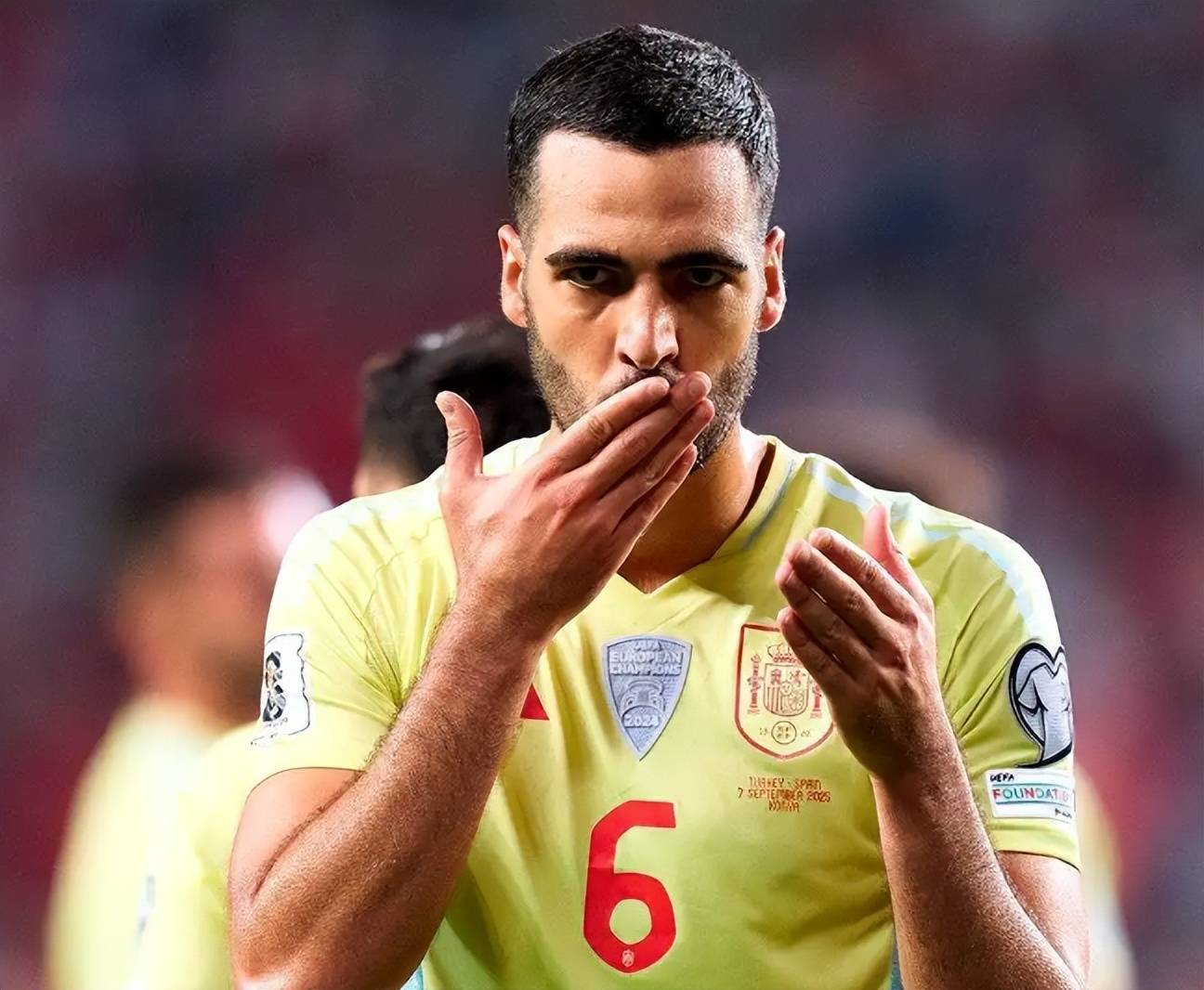 关于西班牙险胜土耳其，皮克惊艳四座的信息