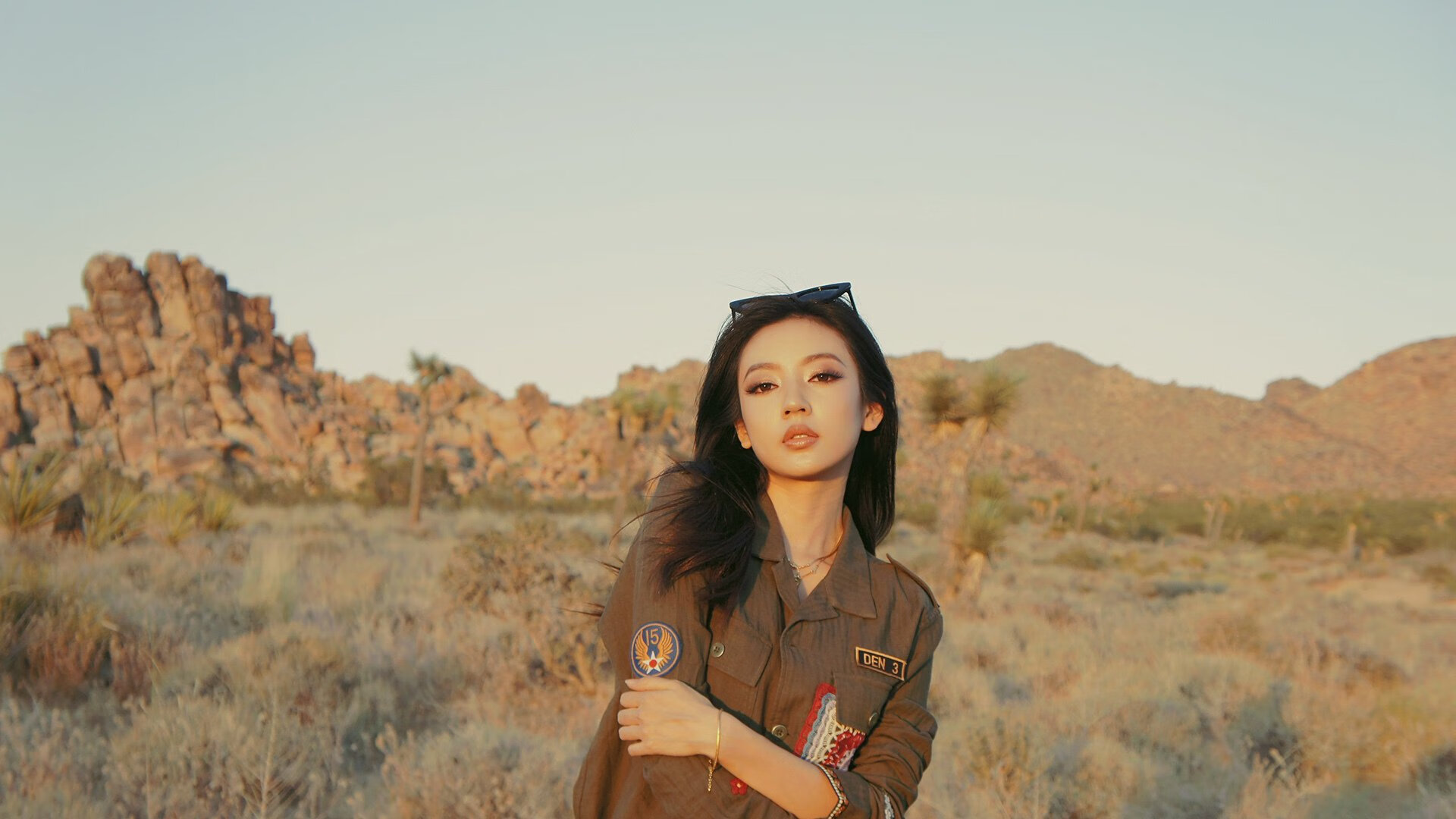 在虚构的边线，当凯恩的幽灵击穿洪都拉斯的黄昏