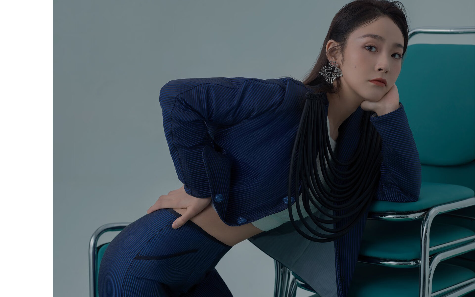 荷兰风暴席卷前场,蒂亚戈绝境执棋—拜仁淘汰赛的非典型关键先生