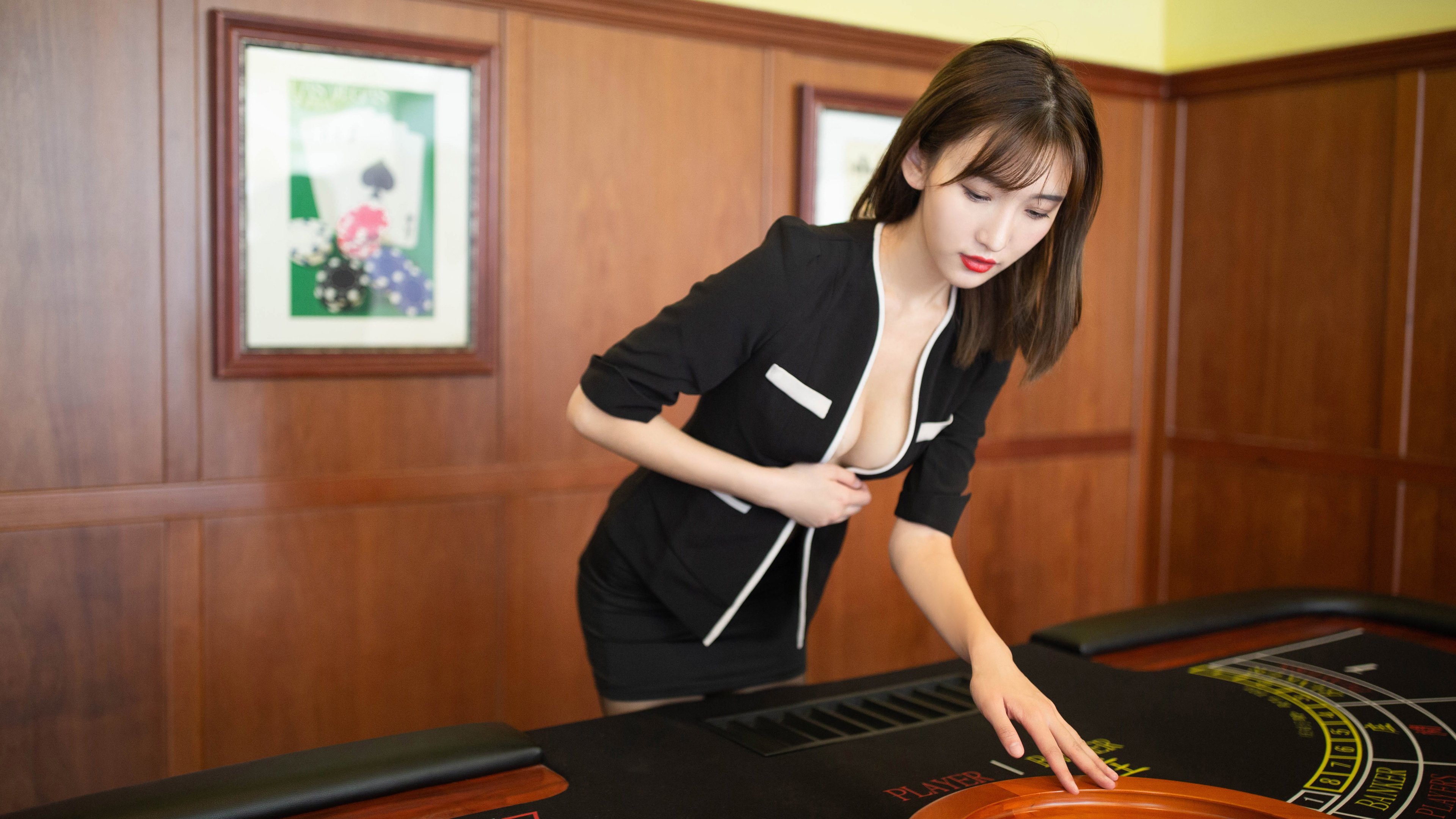 深海风暴中的破浪者，苏亚雷斯于巴西生死战中压力下爆发